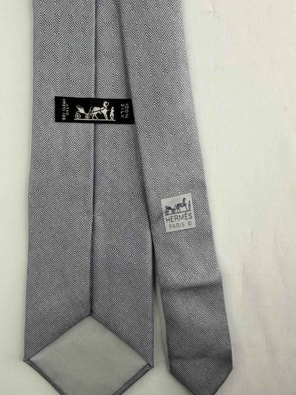 Hermes Paris Mens 100% Silk Tie Gray Silver Geometric Made in France Designer